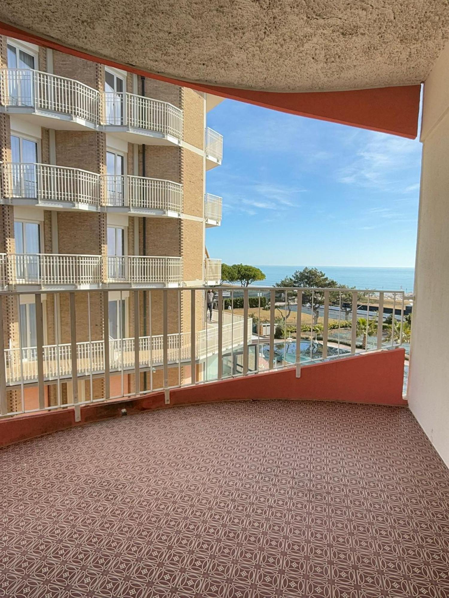Residence Apollo - Walterigato Apartments Solo Per Famiglie Lido di Jesolo Exterior photo